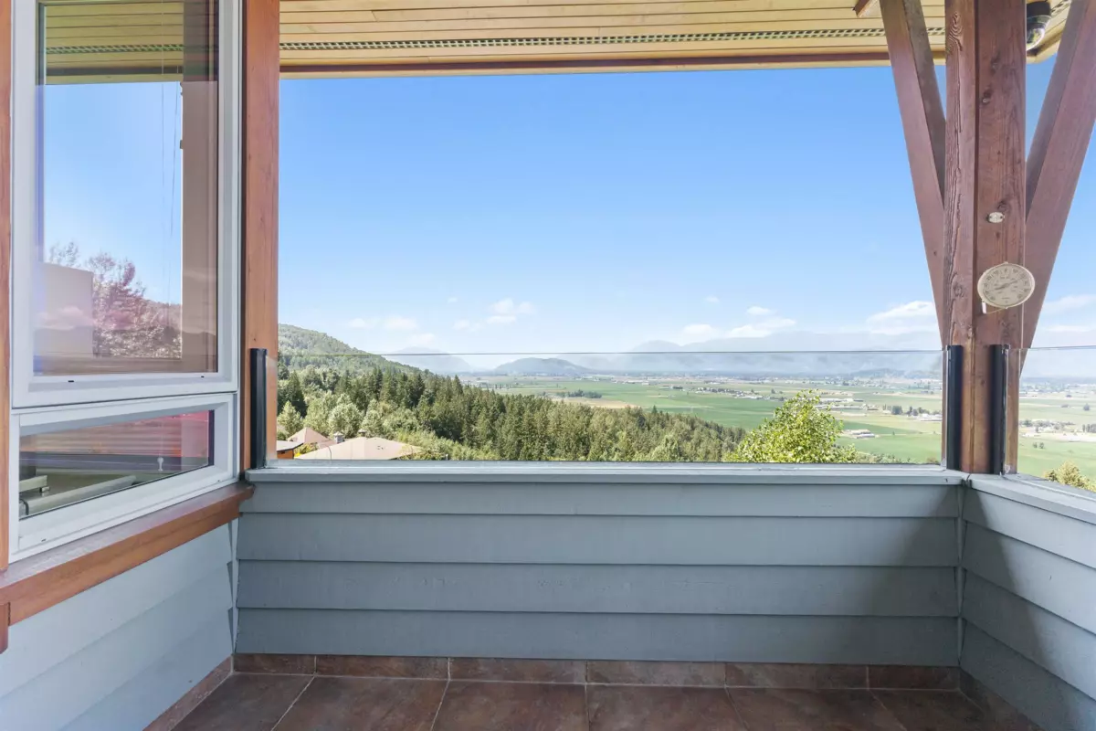 Basement Recreation Room Photo of 50153 Mt Archibald Place, Chilliwack, BC