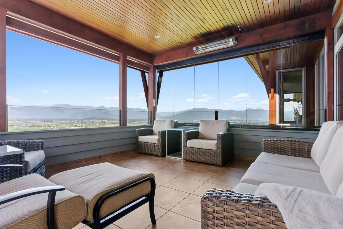 Front Yard Photo of 50153 Mt Archibald Place, Chilliwack, BC