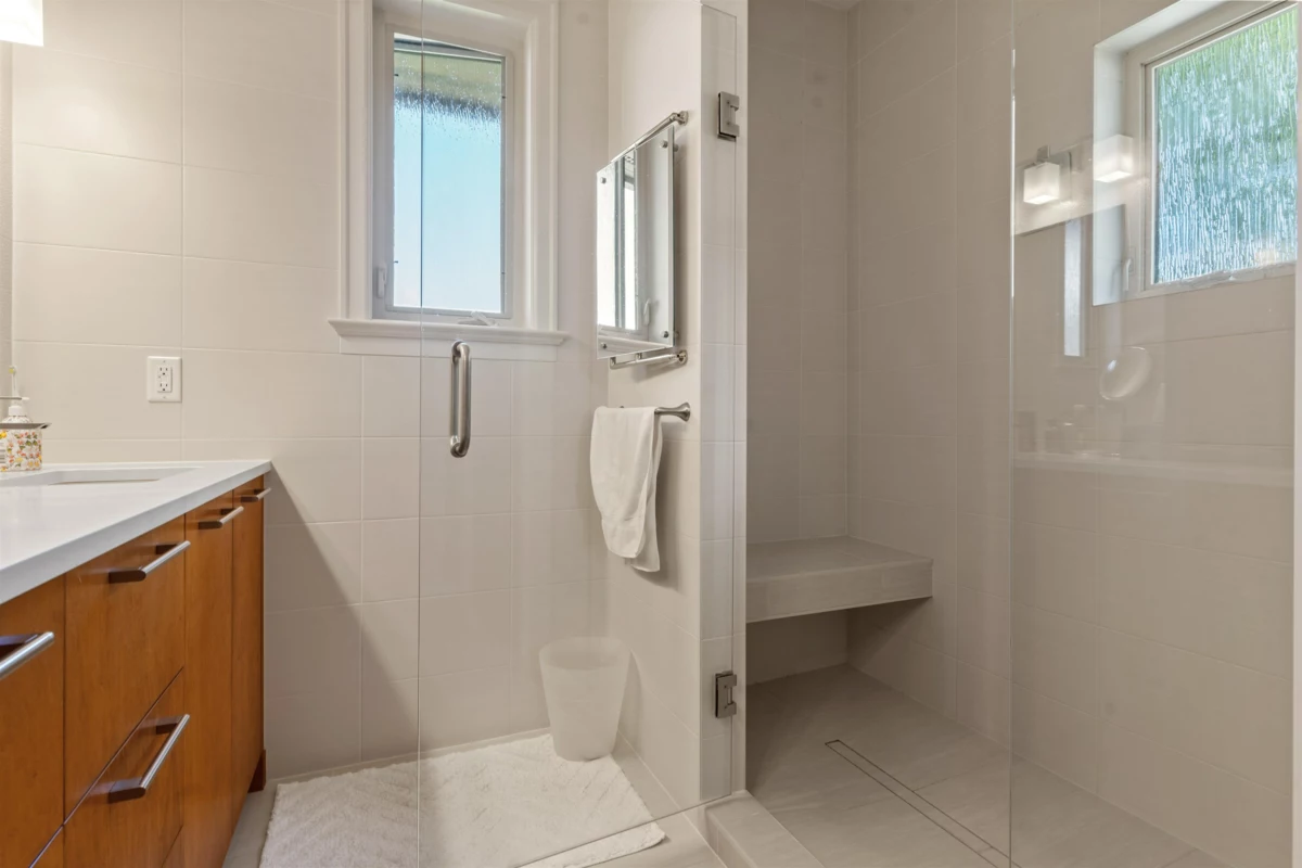 Mudroom Photo of 50153 Mt Archibald Place, Chilliwack, BC