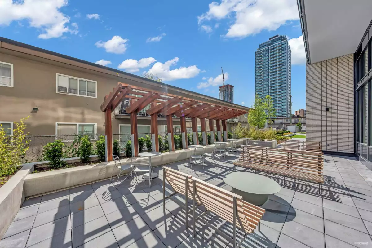 Swimming Pool Photo of 2707 6537 Telford Avenue, Burnaby, BC