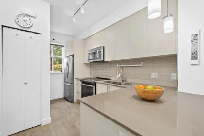 Kitchen Island Photo of 119 7250 18th Avenue, Burnaby, BC