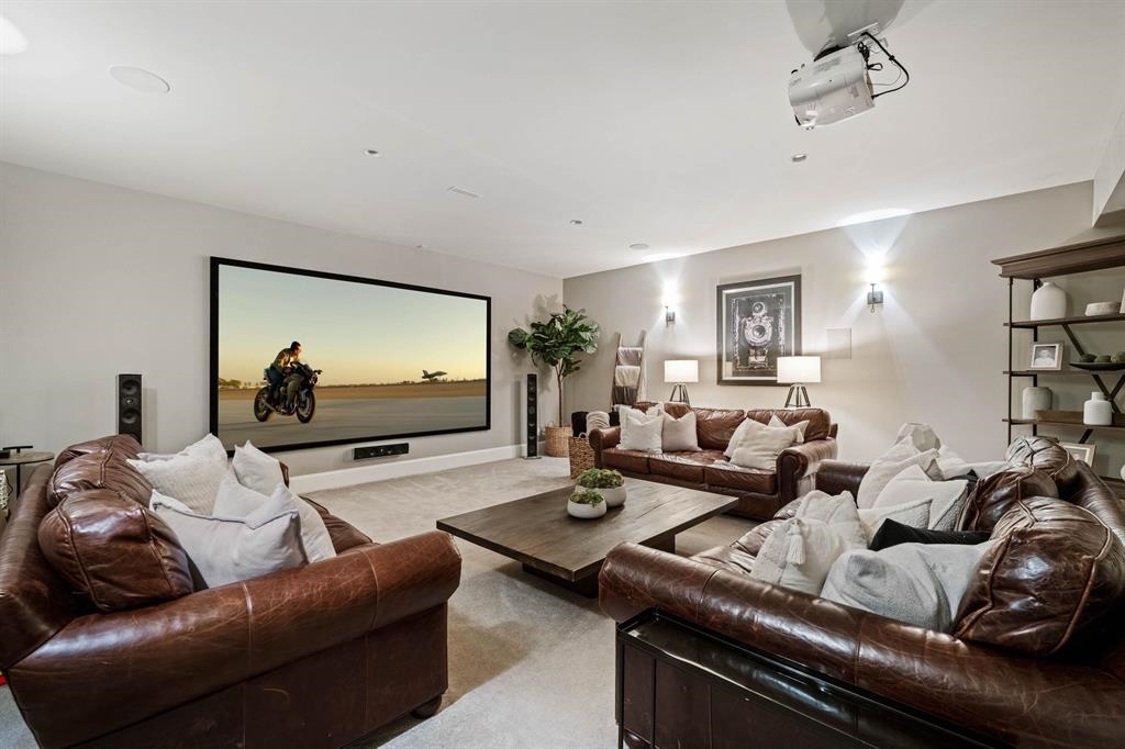 Basement Recreation Room Photo of 7670 240 Street, Langley, BC