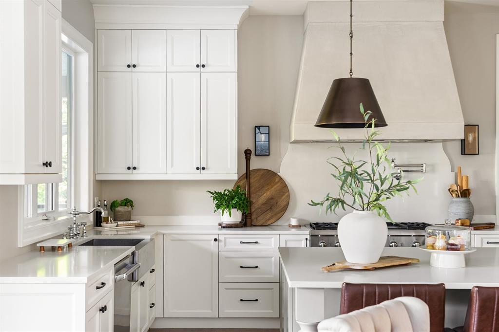 Kitchen Island Photo of 7670 240 Street, Langley, BC