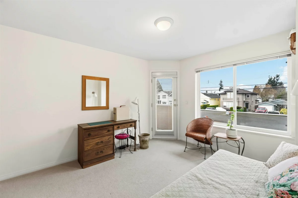 Garage Interior Photo of 886 Lee Street, White Rock, BC