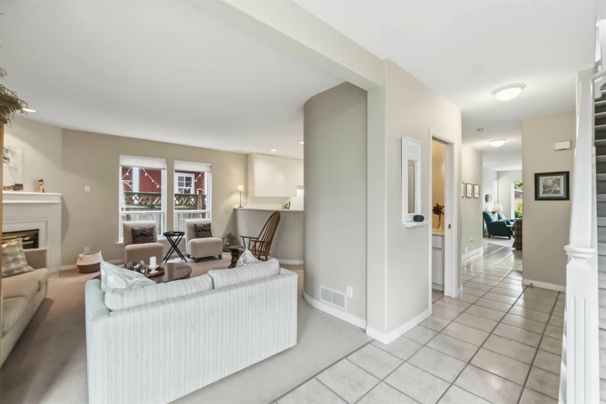 Living Room Photo of 886 Lee Street, White Rock, BC