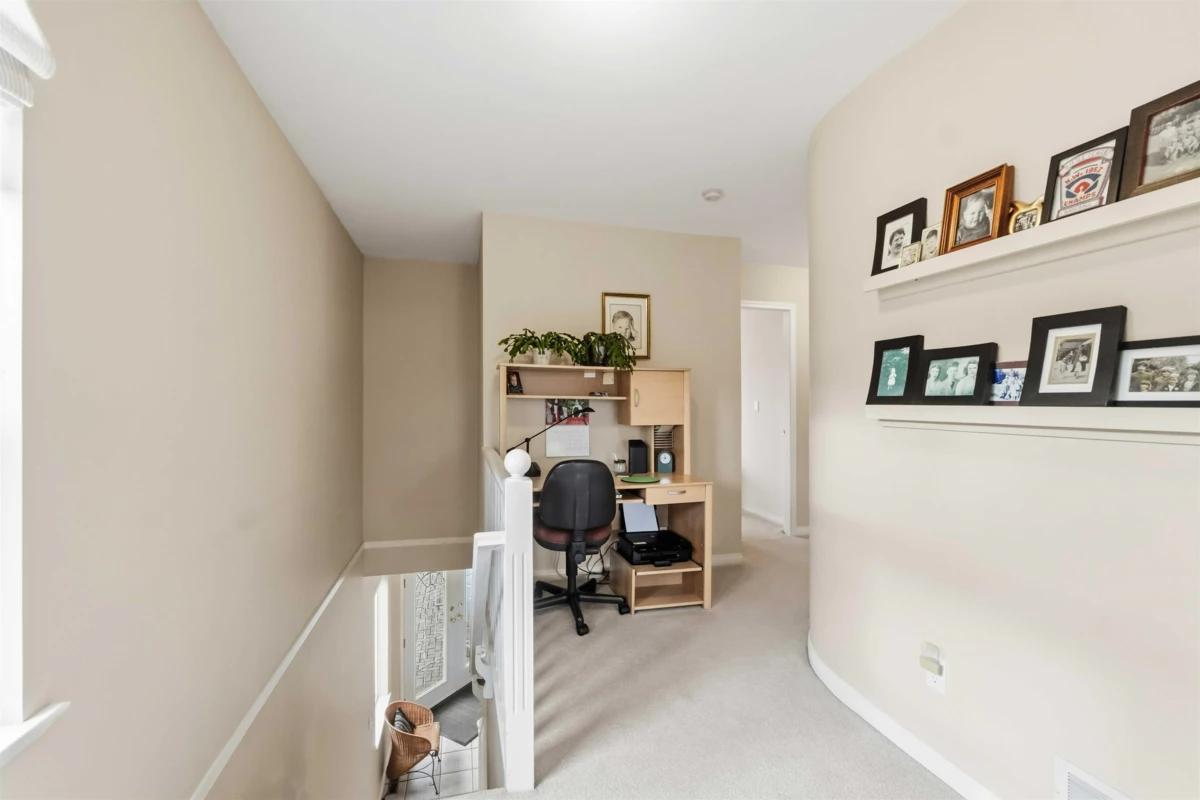 Loft / Bonus Room Photo of 886 Lee Street, White Rock, BC