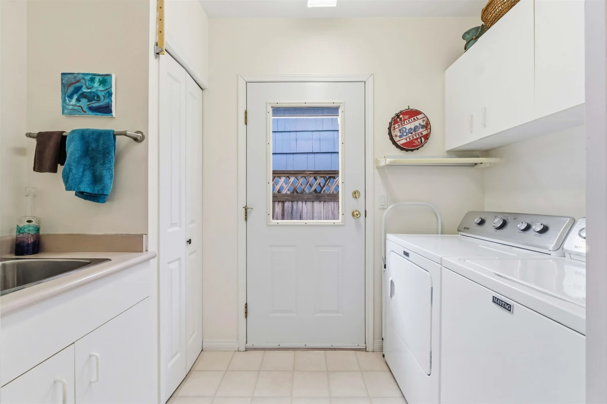 Office / Den Photo of 886 Lee Street, White Rock, BC