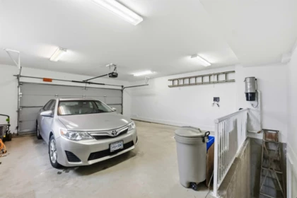 Hot Tub / Spa Photo of 886 Lee Street, White Rock, BC