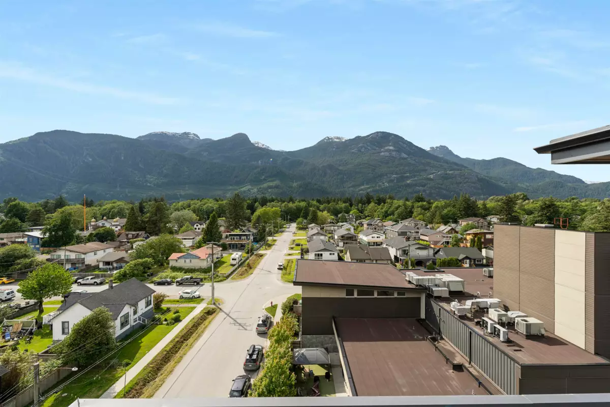 Basement Recreation Room Photo of 509 38013 Third Avenue, Squamish, BC