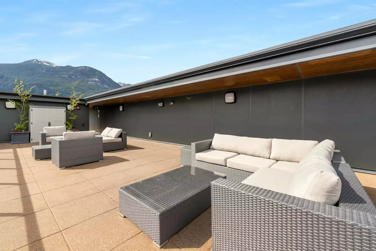 Entry Foyer Photo of 509 38013 Third Avenue, Squamish, BC