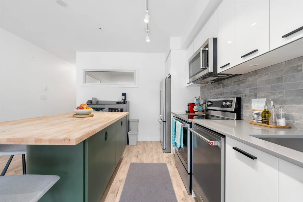 Family Room Photo of 509 38013 Third Avenue, Squamish, BC