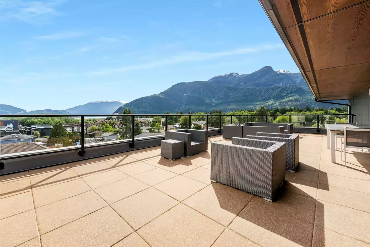 Hallway Photo of 509 38013 Third Avenue, Squamish, BC