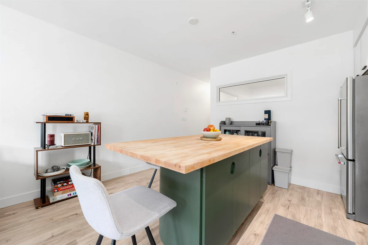Kitchen Photo of 509 38013 Third Avenue, Squamish, BC