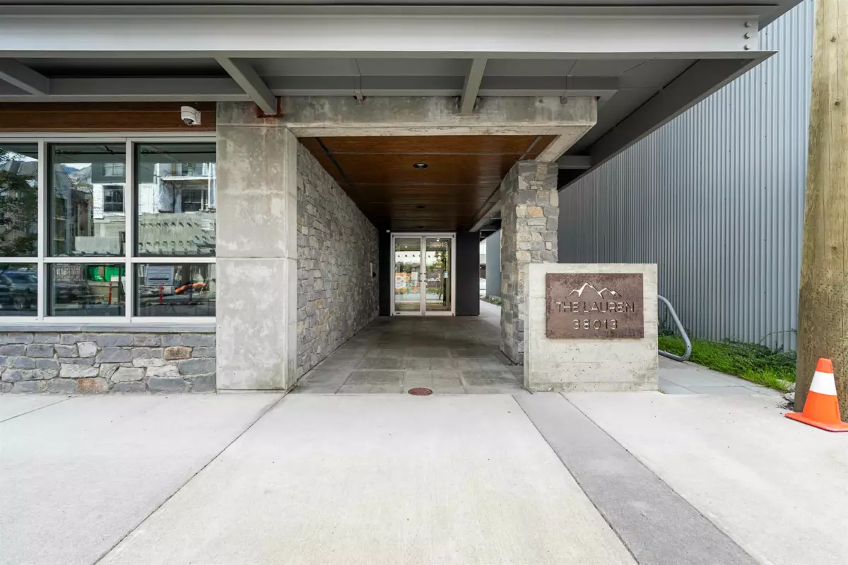 Outdoor Patio Photo of 509 38013 Third Avenue, Squamish, BC