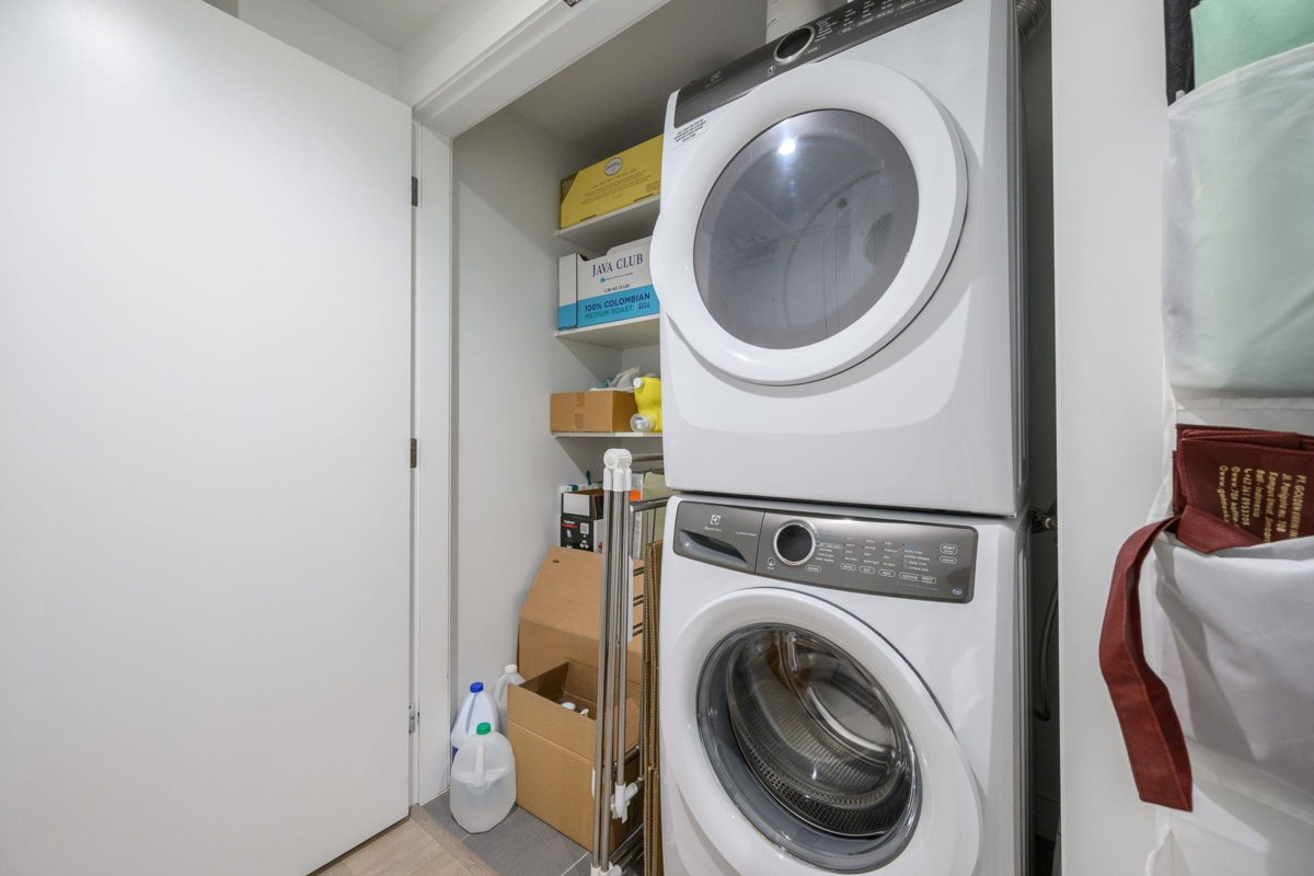 Basement Recreation Room Photo of 407 525 Foster Avenue, Coquitlam, BC