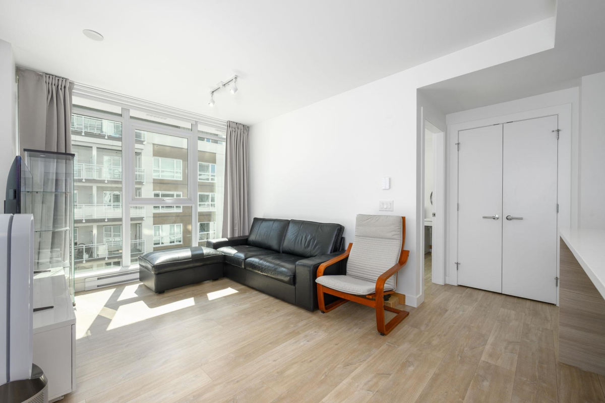 Primary Bathroom Photo of 407 525 Foster Avenue, Coquitlam, BC