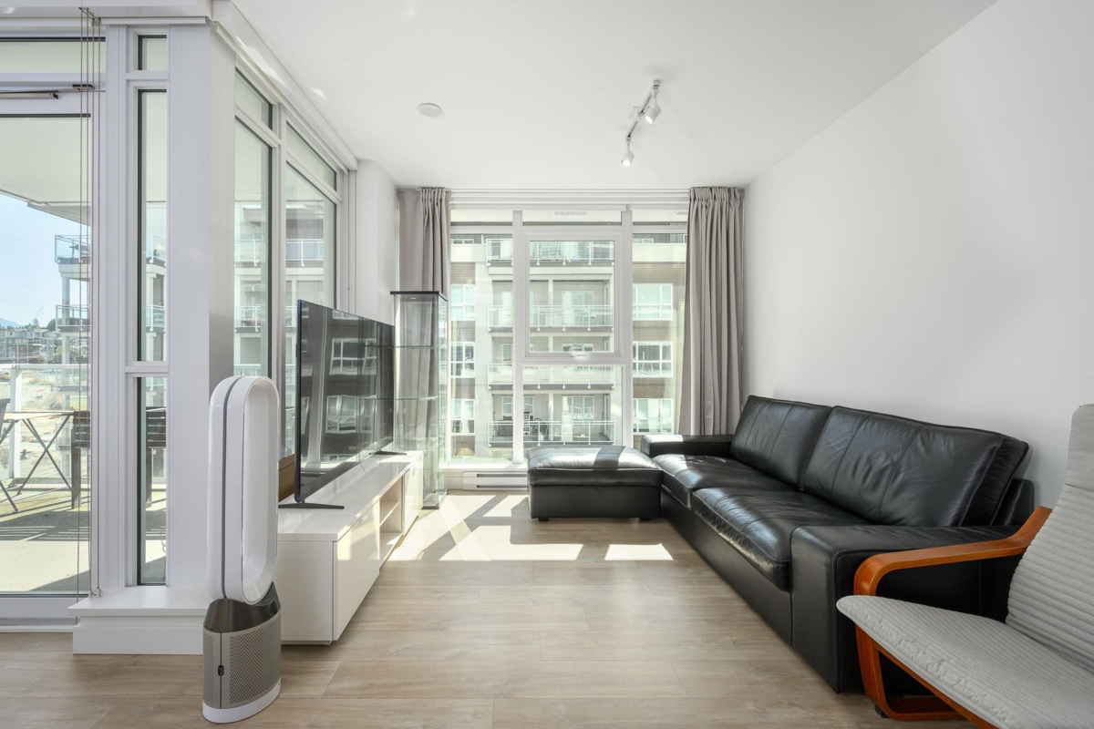 Walk-In Closet Photo of 407 525 Foster Avenue, Coquitlam, BC