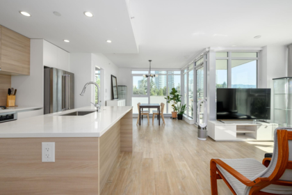 407 525 Foster Avenue, Coquitlam, BC, Coquitlam West — 2 bed apartment/condo for sale