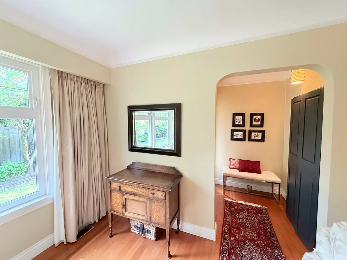 Kitchen Photo of 680 Thompson Avenue, Coquitlam, BC