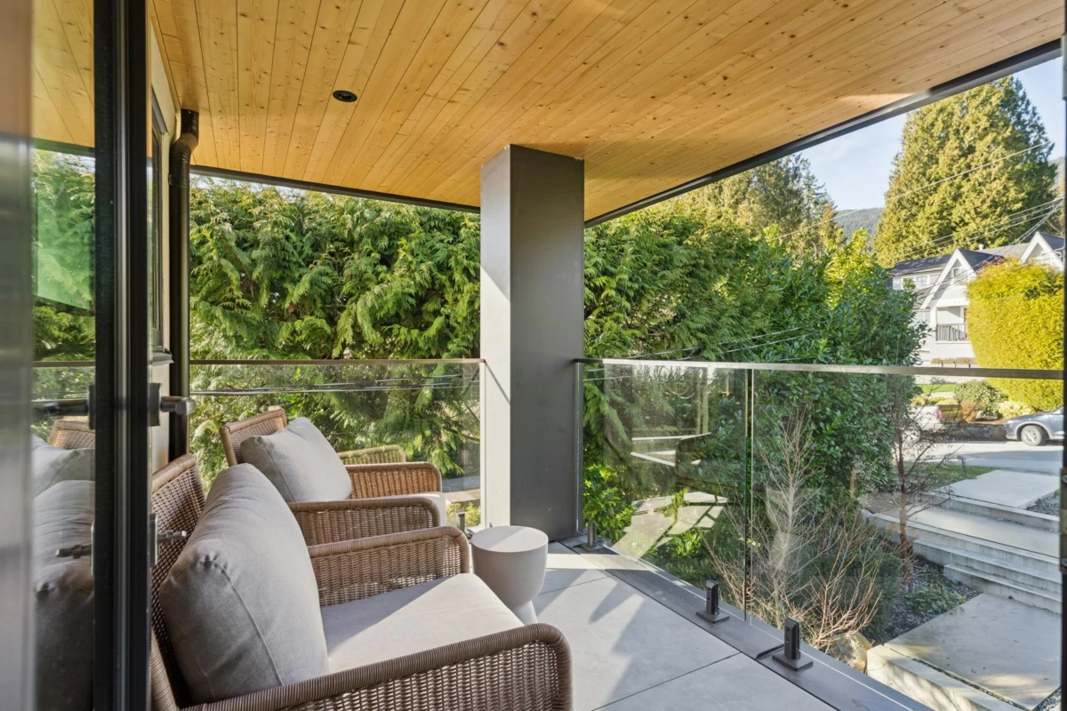 Garden / Landscaping Photo of 2678 Mathers Avenue, West Vancouver, BC