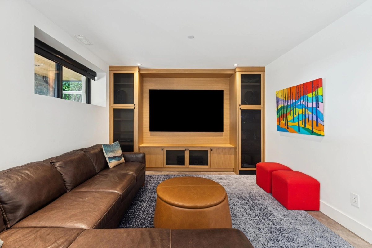 Hot Tub / Spa Photo of 2678 Mathers Avenue, West Vancouver, BC
