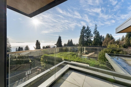 Entry Foyer Photo of 2678 Mathers Avenue, West Vancouver, BC