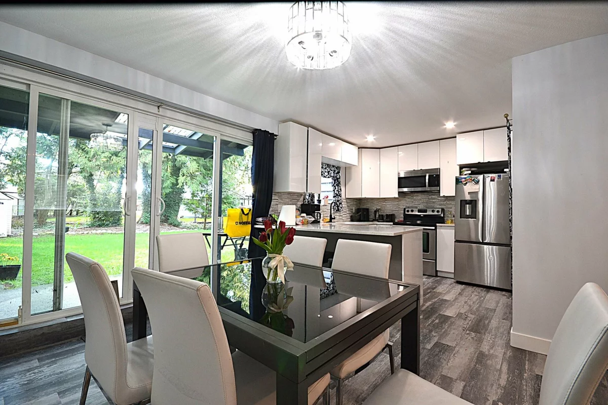 Breakfast Nook Photo of 3141 Raleigh Street, Port Coquitlam, BC