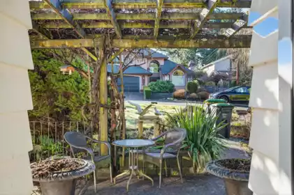 Breakfast Nook Photo of 12645 27a Avenue, Surrey, BC