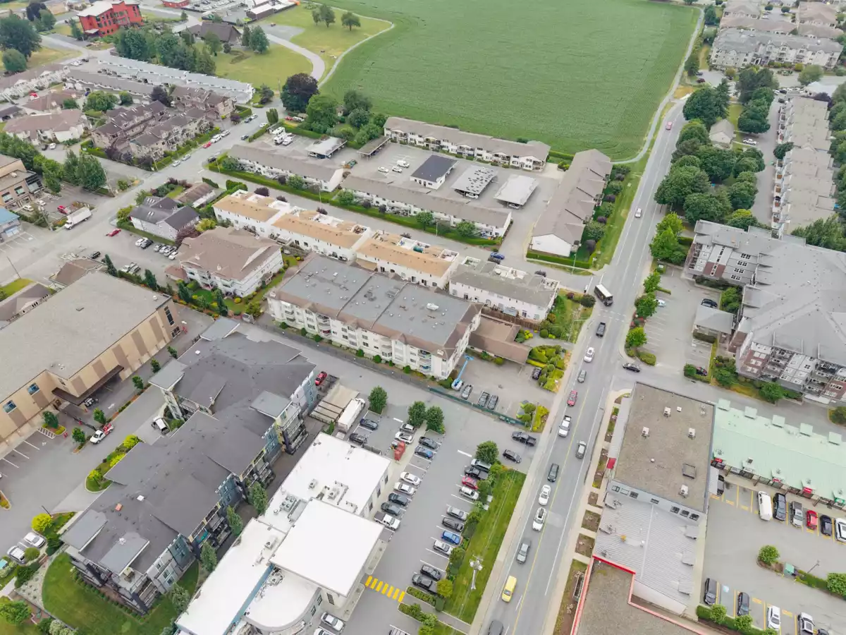 Backyard Photo of 204 45660 Knight Road, Sardis, BC