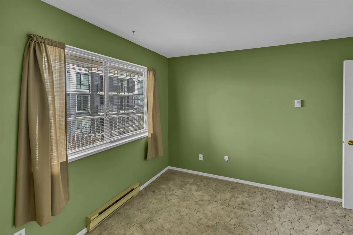 Basement Recreation Room Photo of 204 45660 Knight Road, Sardis, BC