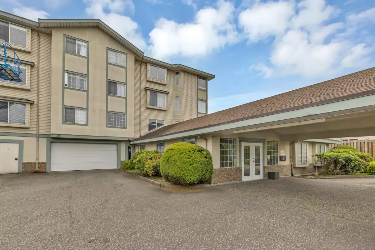 Exterior Rear Photo of 204 45660 Knight Road, Sardis, BC