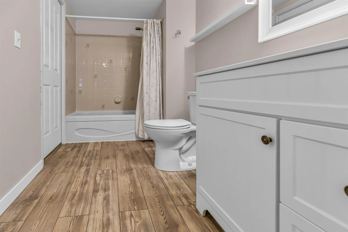 Family Room Photo of 204 45660 Knight Road, Sardis, BC