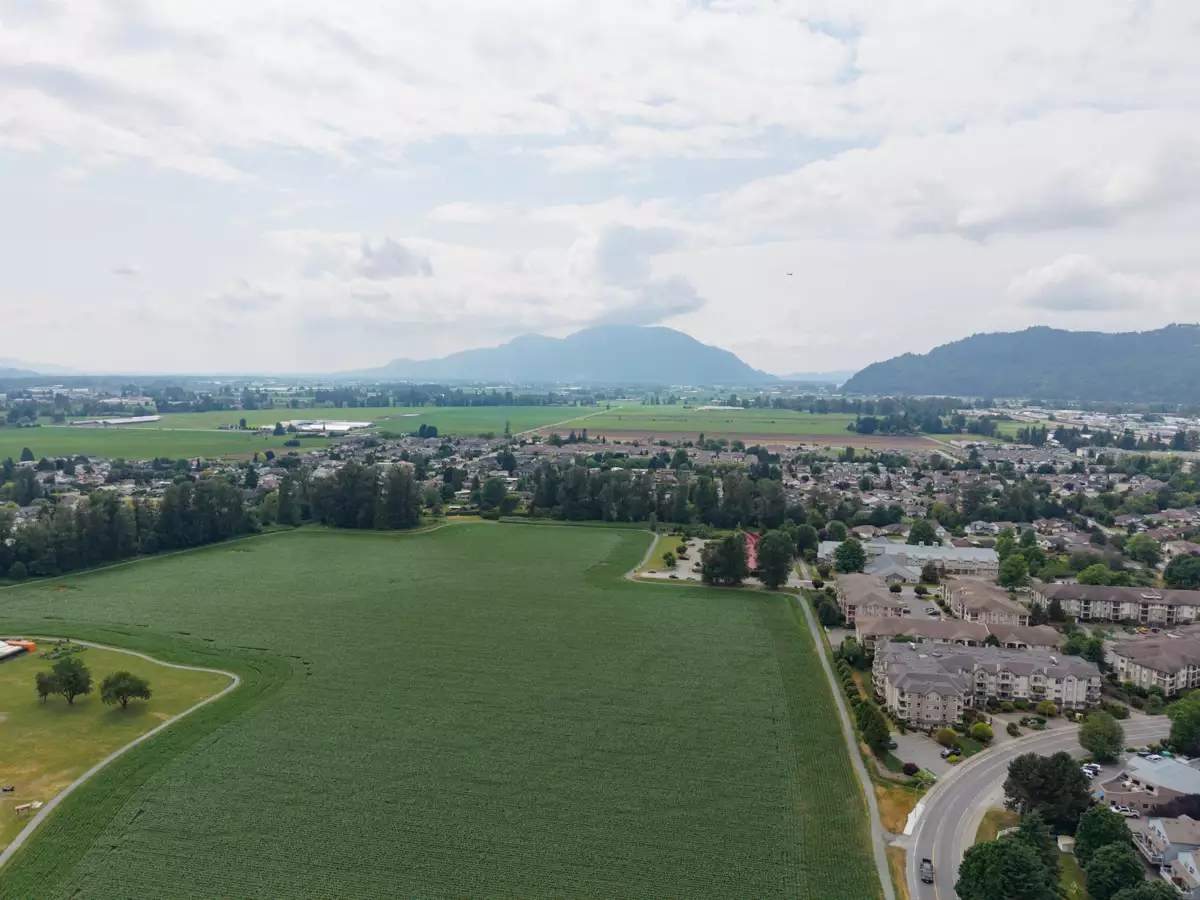 Staircase Photo of 204 45660 Knight Road, Sardis, BC