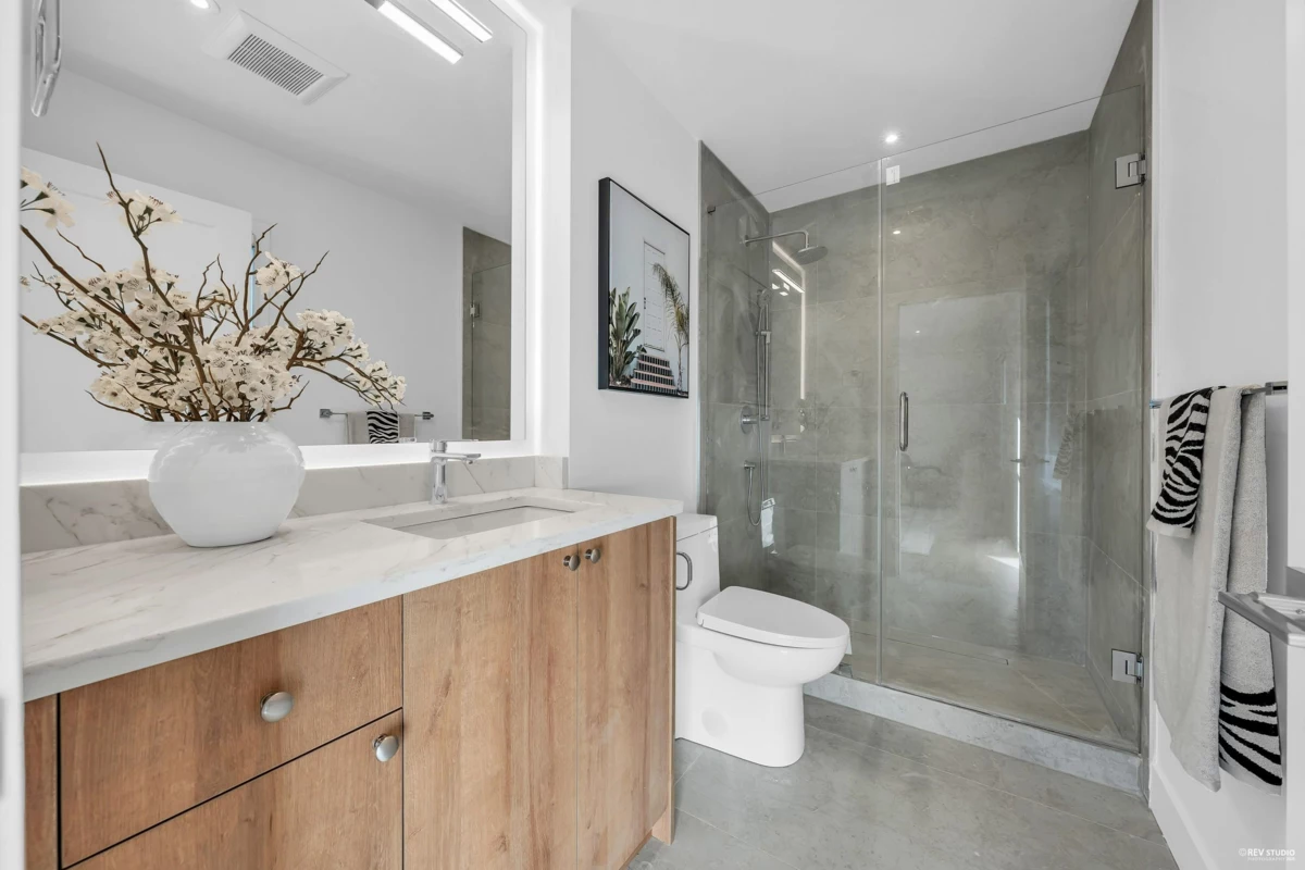 Entry Foyer Photo of 103 1125 Cartier Avenue, Coquitlam, BC