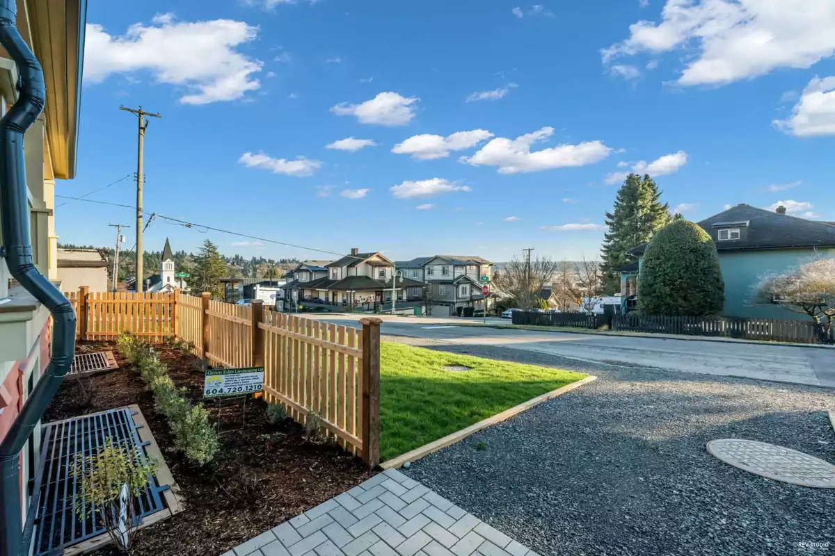 Front Yard Photo of 103 1125 Cartier Avenue, Coquitlam, BC