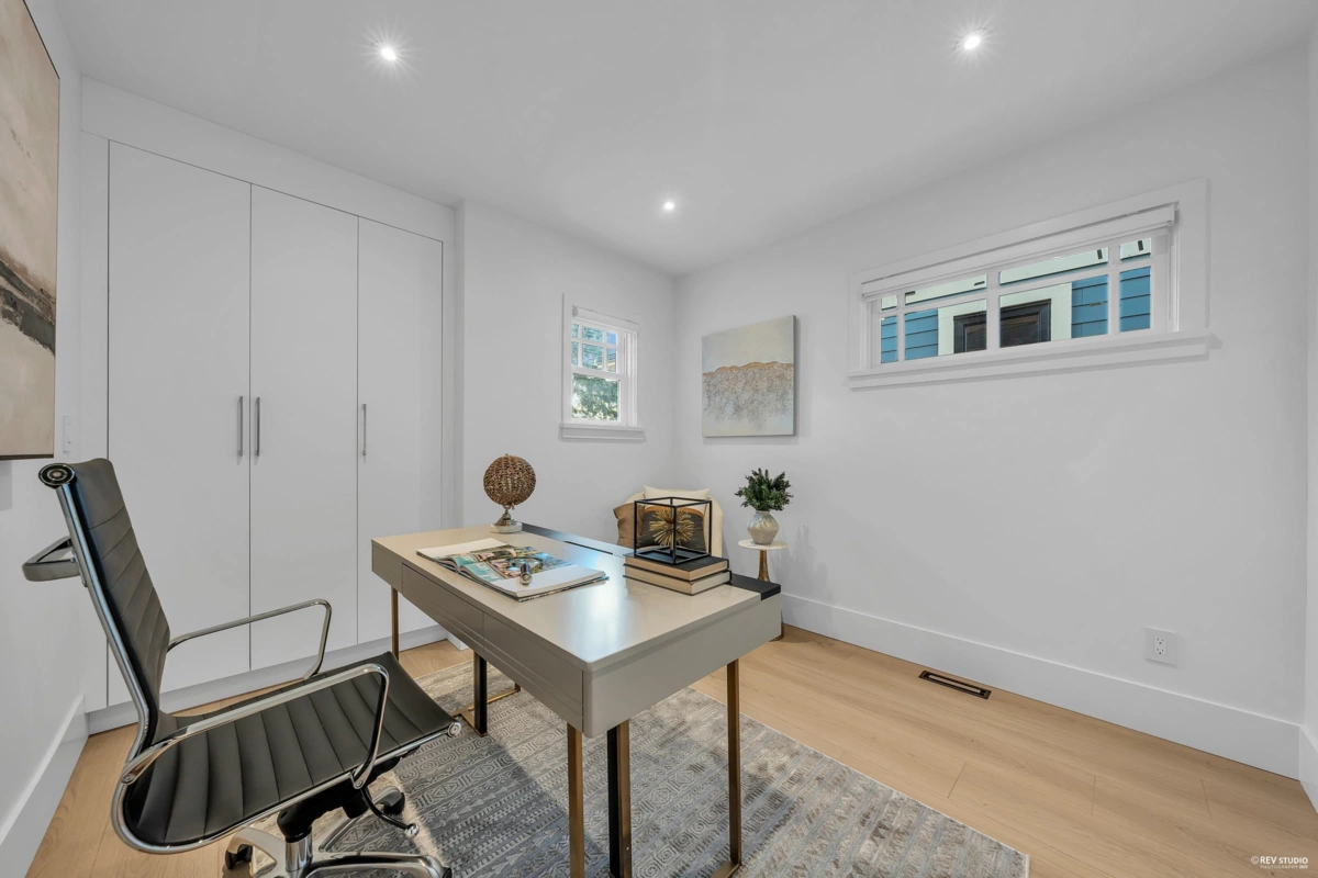 Living Room Photo of 103 1125 Cartier Avenue, Coquitlam, BC