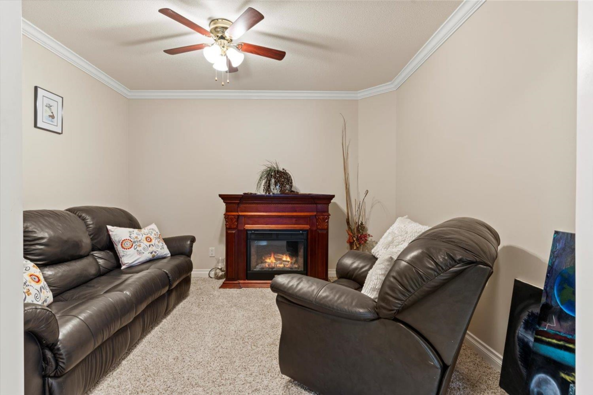 Hallway Photo of 72 46000 Thomas Road, Chilliwack, BC