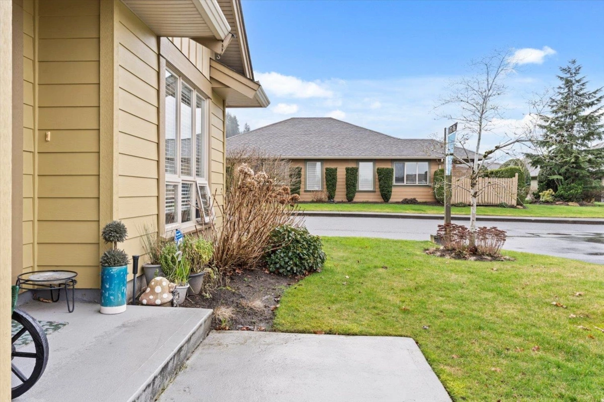 Hot Tub / Spa Photo of 72 46000 Thomas Road, Chilliwack, BC