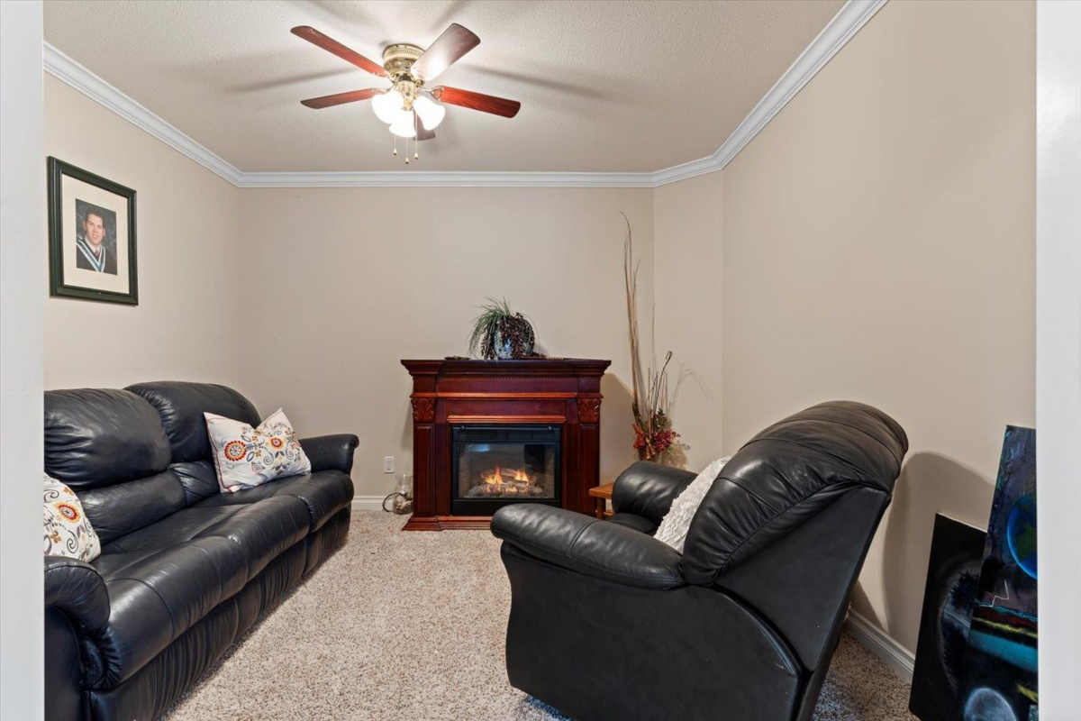 Mudroom Photo of 72 46000 Thomas Road, Chilliwack, BC