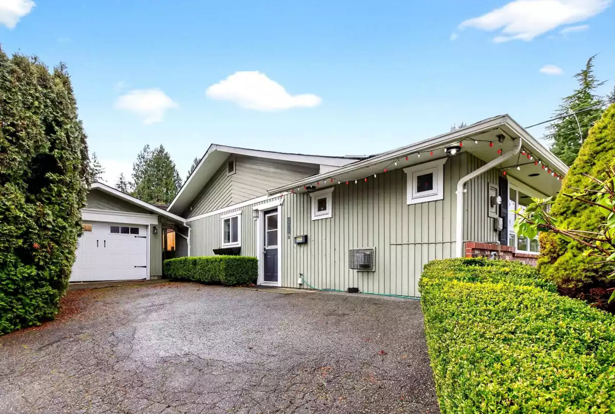 Front Yard Photo of 19712 49th Avenue, Langley, BC