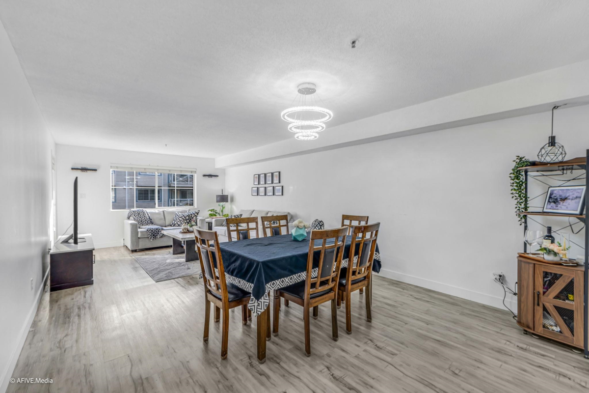 Dining Area Photo of 223 12101 80 Avenue, Surrey, BC
