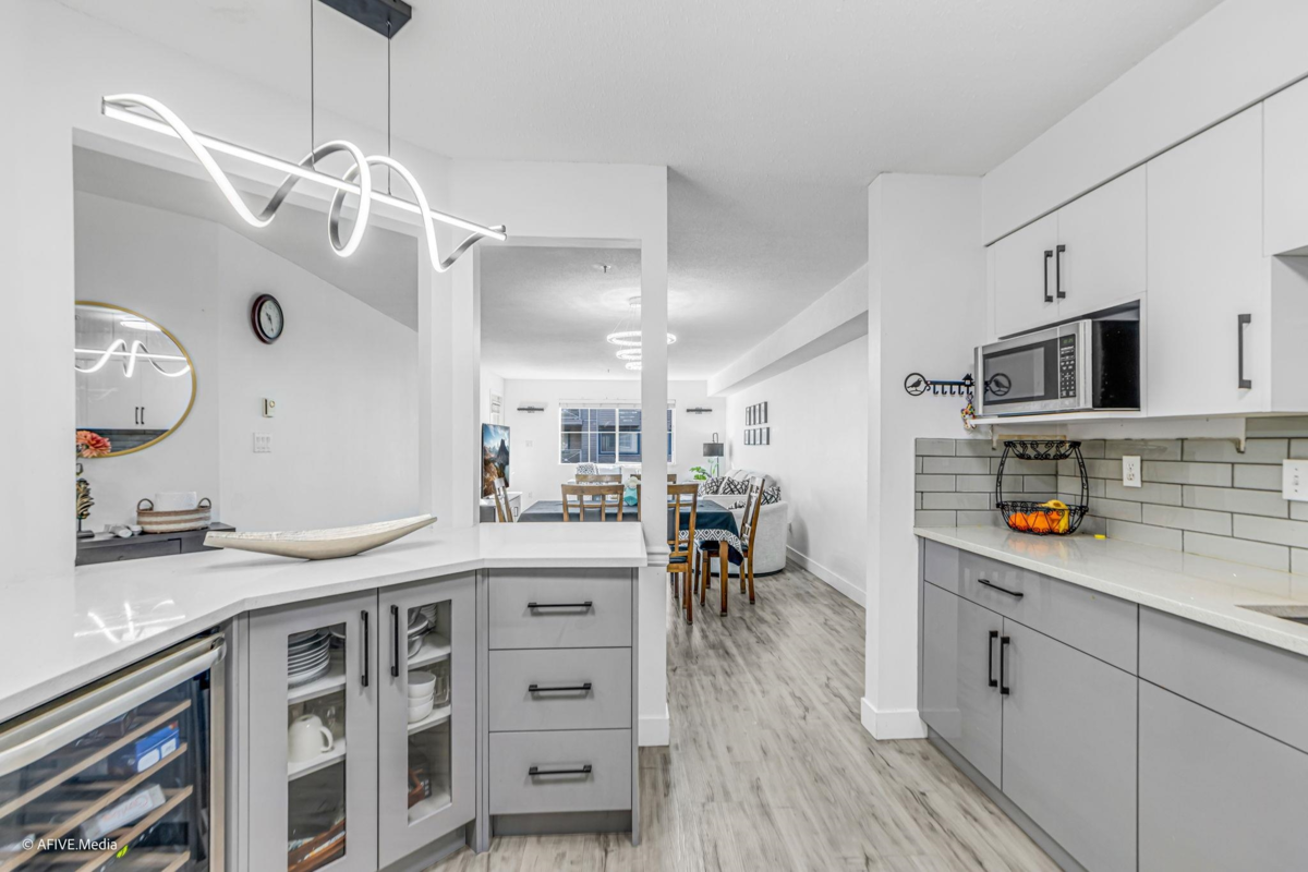 Walk-In Closet Photo of 223 12101 80 Avenue, Surrey, BC