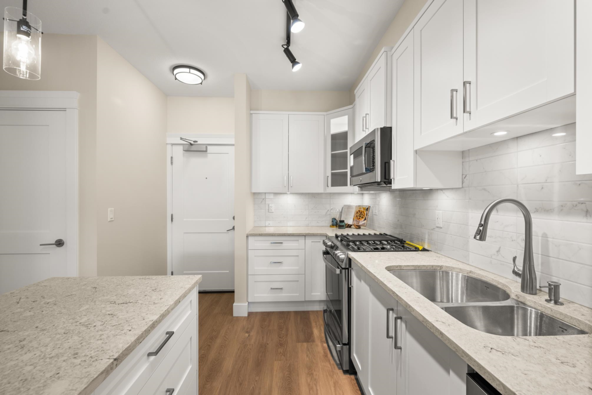 Primary Bathroom Photo of 403 20926 83 Avenue Avenue, Langley, BC