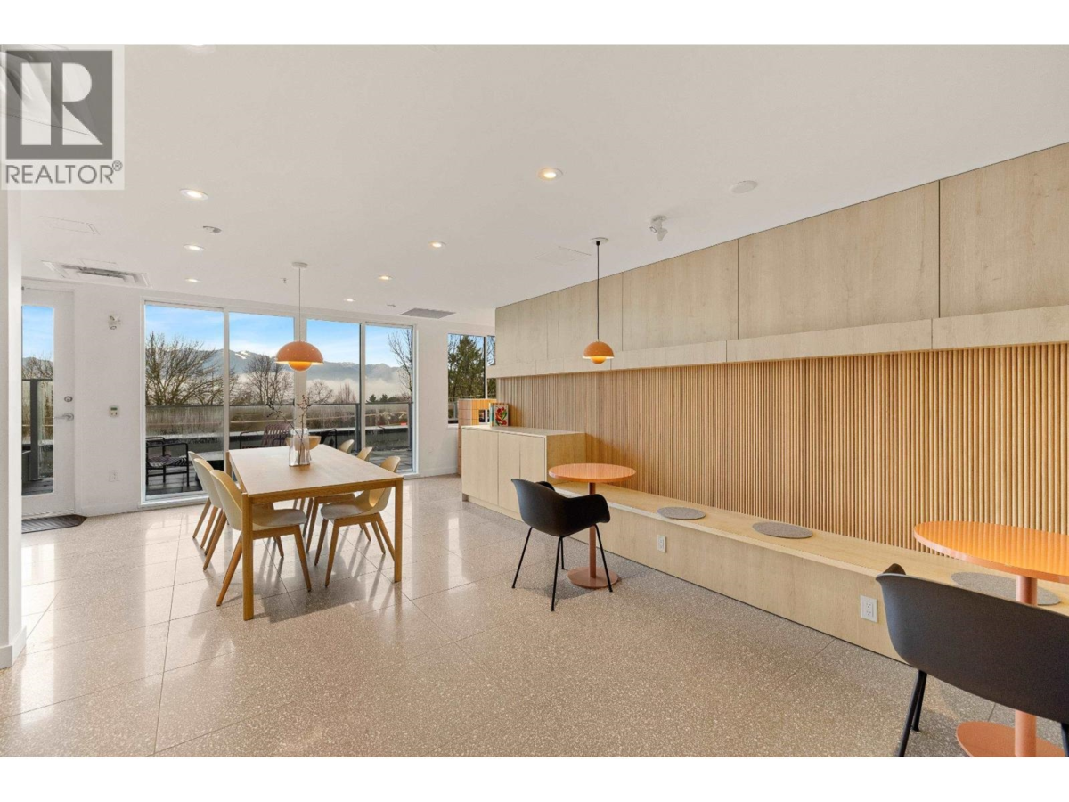 Kitchen Island Photo of 306 2471 Saint George Street, Vancouver, BC