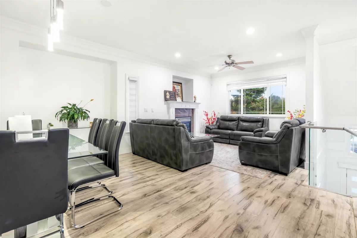 Breakfast Nook Photo of 15089 66a Avenue, Surrey, BC