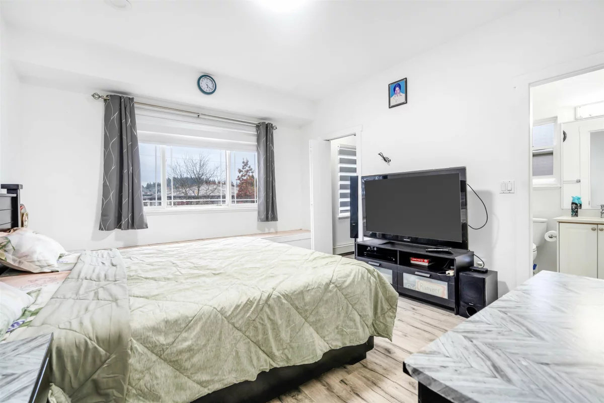 Front Yard Photo of 15089 66a Avenue, Surrey, BC