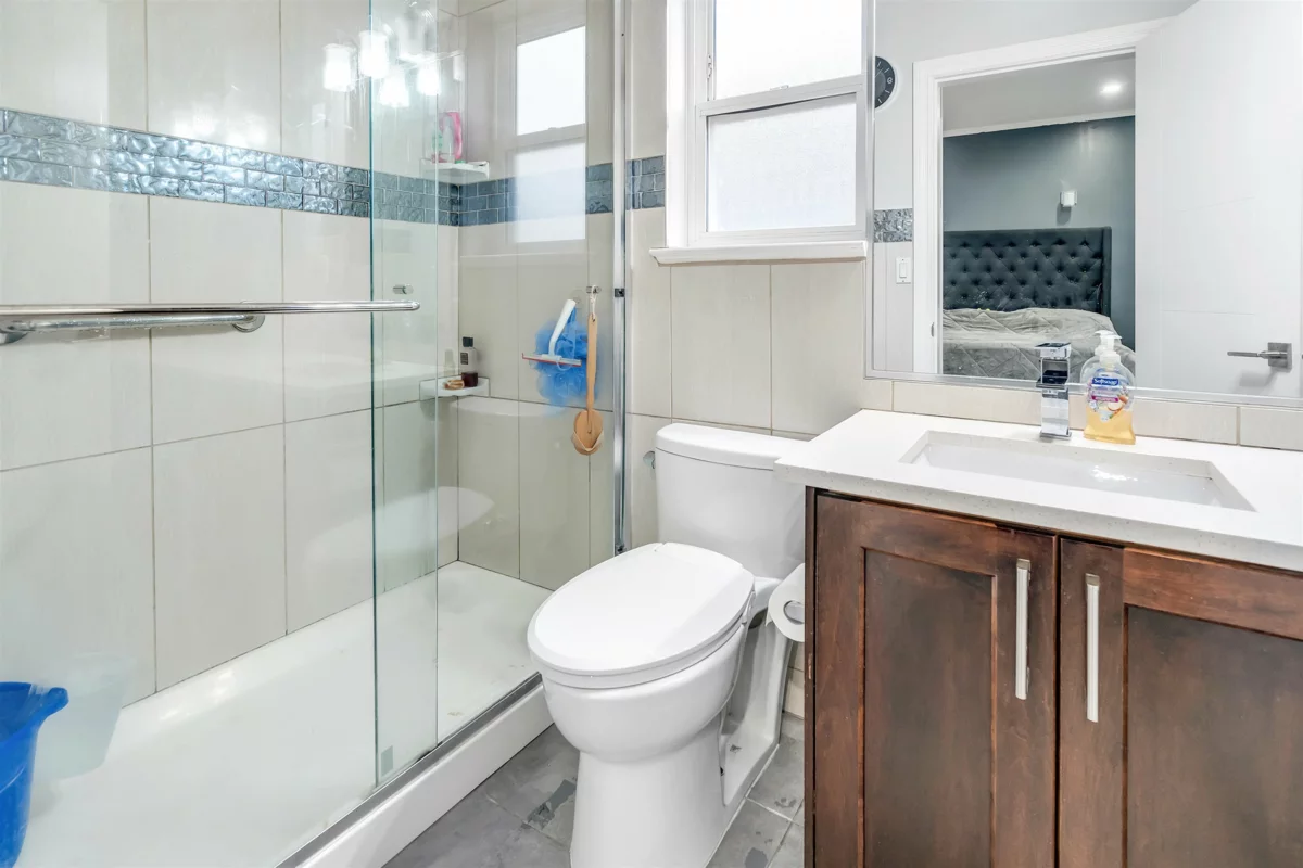 Hallway Photo of 15089 66a Avenue, Surrey, BC