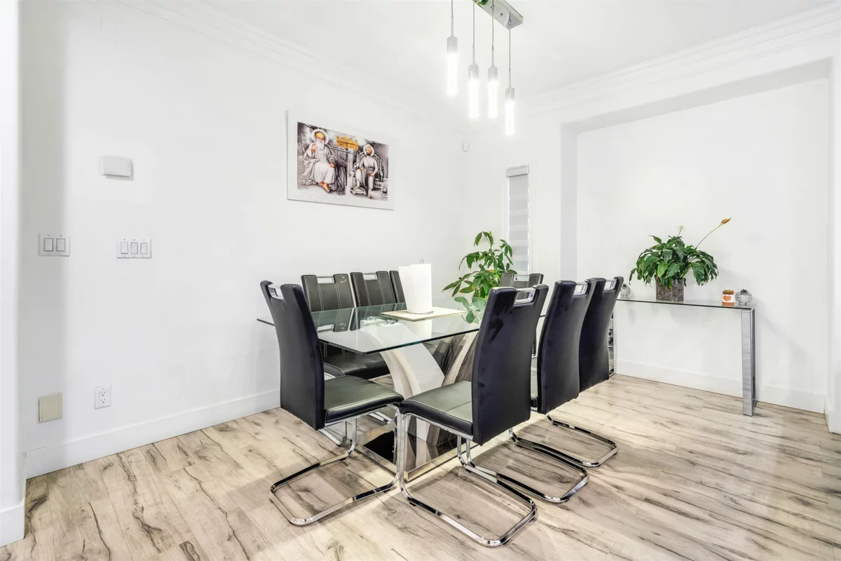 Kitchen Photo of 15089 66a Avenue, Surrey, BC