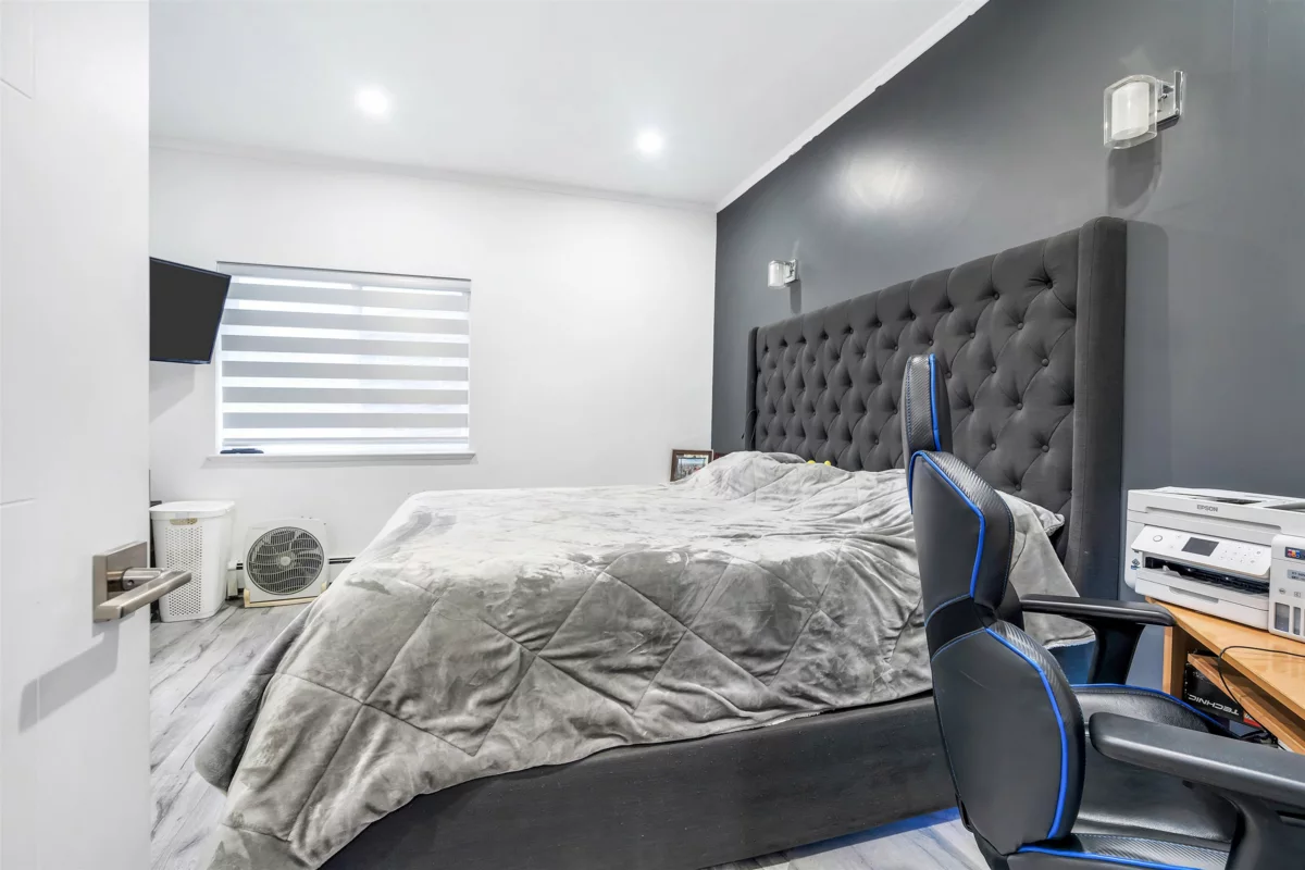 Laundry Room Photo of 15089 66a Avenue, Surrey, BC