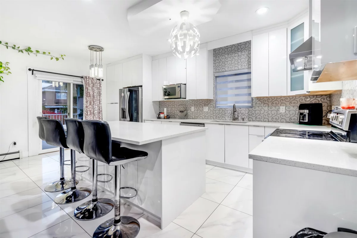 Primary Bathroom Photo of 15089 66a Avenue, Surrey, BC